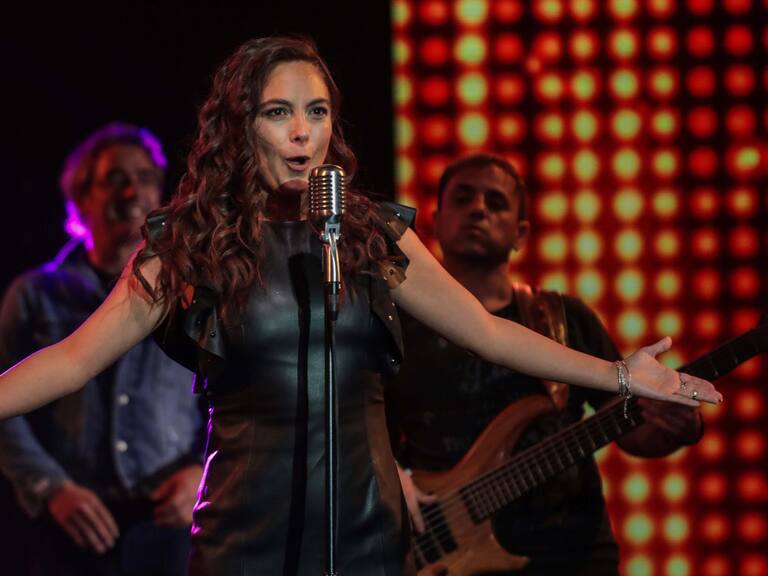 Ángeles Araya deslumbró con su voz en presentación para la Teletón