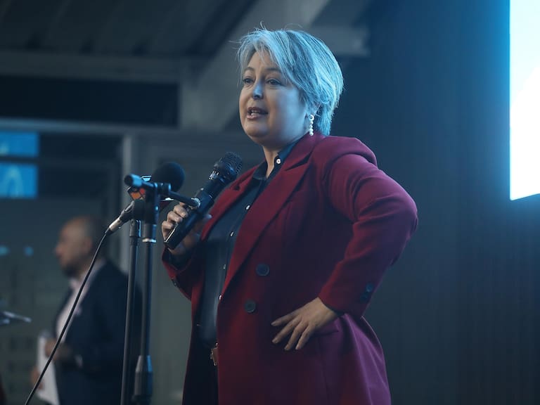 Tras participar en el primer aniversario del Frente Amplio: Jeannette Jara reafirma compromiso con la unidad del sector oficialista