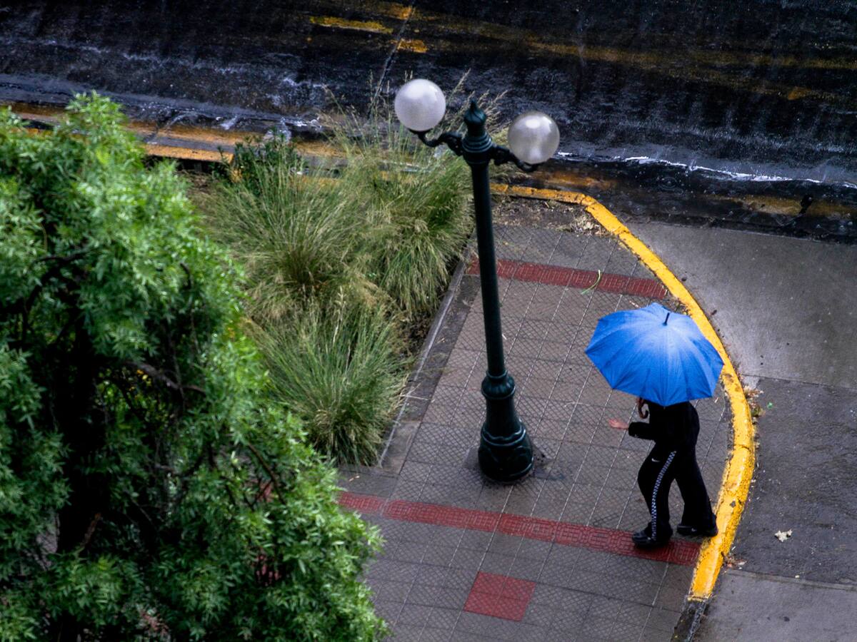 Del calor a la lluvia: anuncian posibles precipitaciones para Santiago este fin de semana