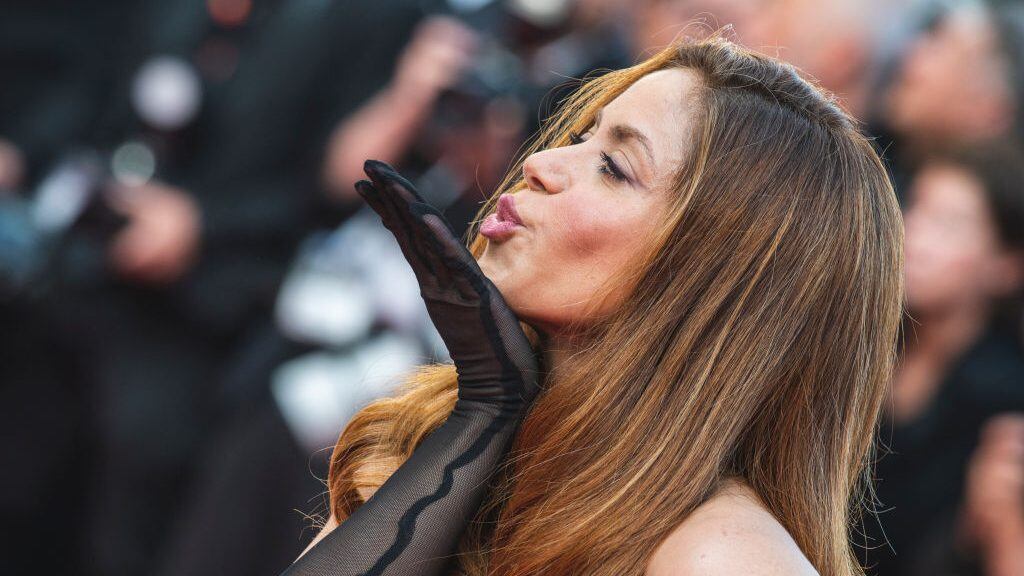 CANNES, FRANCE - MAY 25: Shakira attends the screening of "Elvis" during the 75th annual Cannes film festival at Palais des Festivals on May 25, 2022 in Cannes, France. (Photo by Stephane Cardinale - Corbis/Corbis via Getty Images)