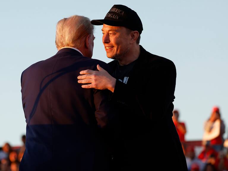 “Eso es una lotería ilegal”: demandan a Elon Musk por sorteos de dinero para votantes de Donald Trump en Estados Unidos