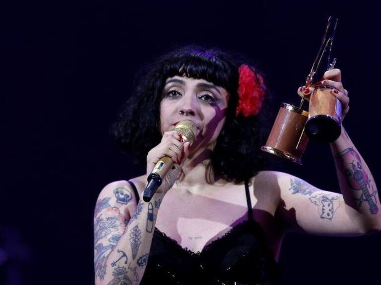 «Yo no quería venir a celebrar un festival»: Mon Laferte anunció en Viña 2020 que donará sus Gaviotas de Plata y Oro
