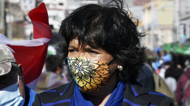 26 JUNIO 2021 / VALPARAISOLa presidenta del senado Yasna Provoste fue invitada por las dirigentas de la feria de la avenida Argentina Margarita Lopez y La Secretaria Nacional de Unapyme Gianina Figueroa para agradecerle las gestiones por el bono alivio pyme para feriantes con patente municipal al día
FOTO: PABLO OVALLE ISASMENDI / AGENCIAUNO.