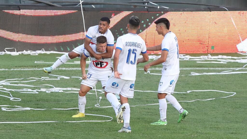 Bryan Palmezano disfruta su regreso a Huachipato tras un año lesionado: "En el Santa Laura volví al pasado, me sentí como en el barrio"