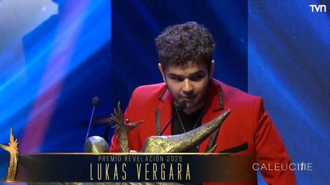 La emoción de Lukas Vergara tras ganar el Premio Revelación de los Caleuche 2025 | Captura de pantalla