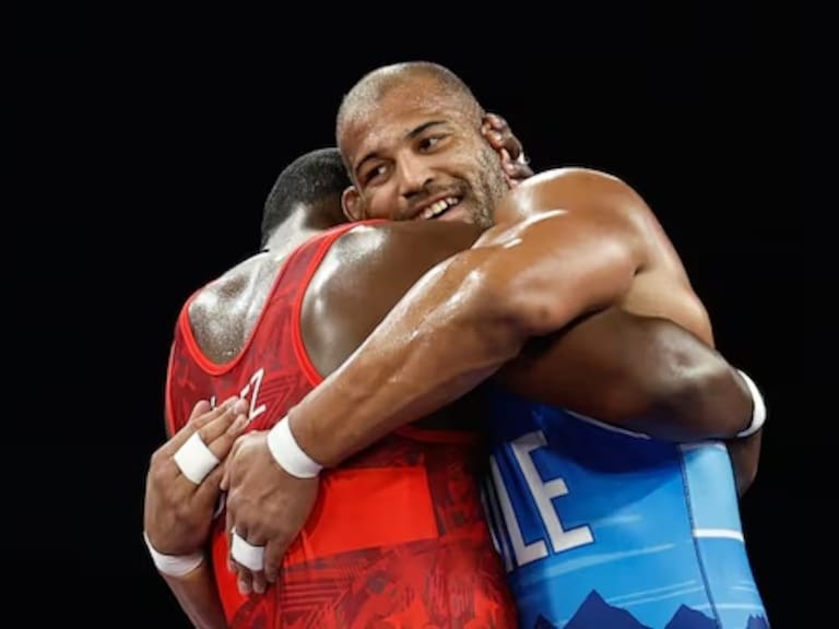 Mijaín López llenó de elogios a Yasmani Acosta tras vencerlo en la final por el oro: “Él le va a seguir dando glorias a Chile”