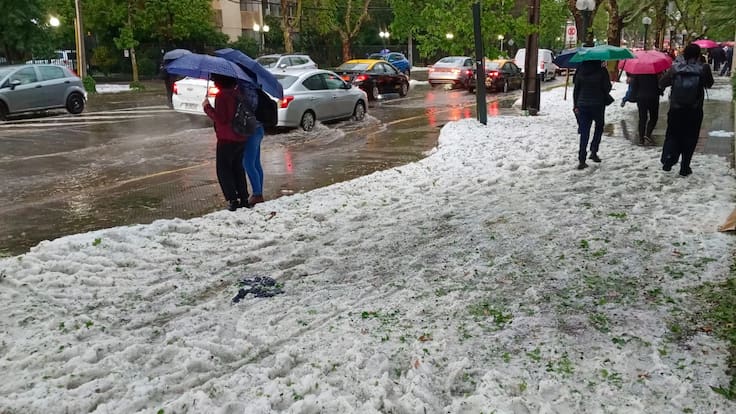 Ministro Alvarado por tormenta en Santiago