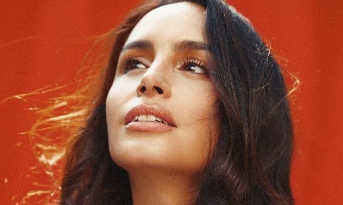 Fernanda Urrejola habla de su papel en Cry Macho.
