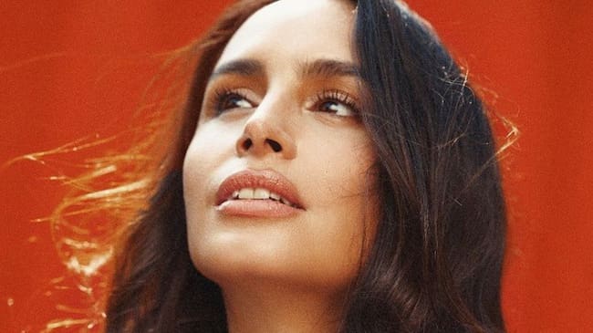 Fernanda Urrejola habla de su papel en Cry Macho.