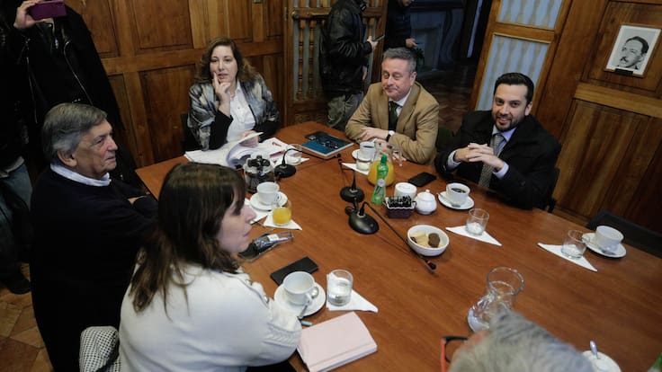 Tras reunión en el PS: oposición endurece postura y pide al Gobierno separar la megarreforma