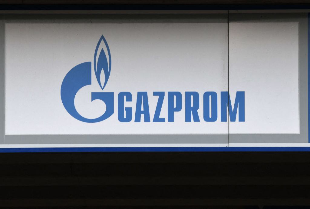 El logo de la compañía rusa Gazprom