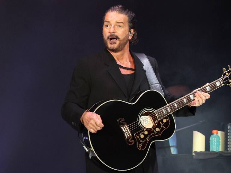 «Aparecieron 32 géneros»: Ricardo Arjona arremete contra el lenguaje inclusivo durante su show