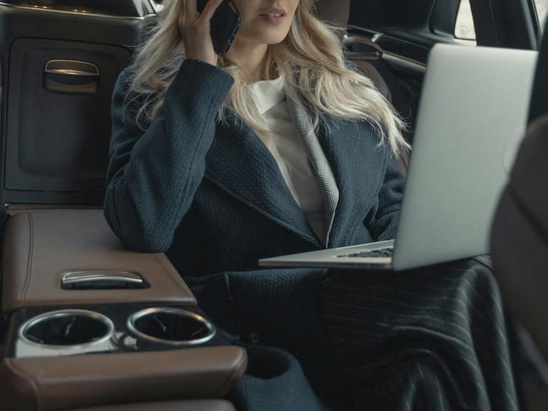 Qué debe tener una agencia de viajes para atender a grandes empresas