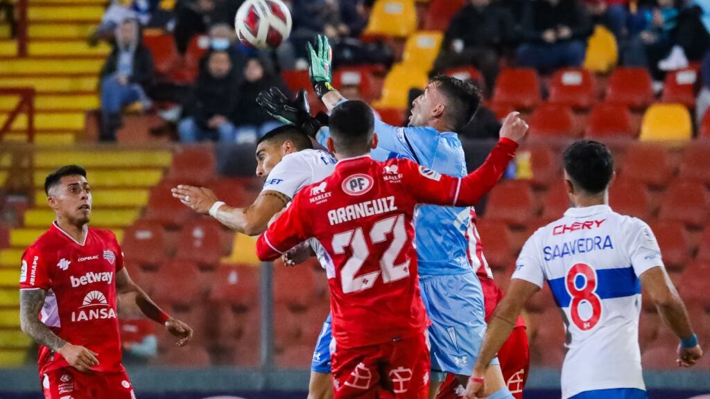 El duro informe arbitral del triunfo de la UC ante Ñublense