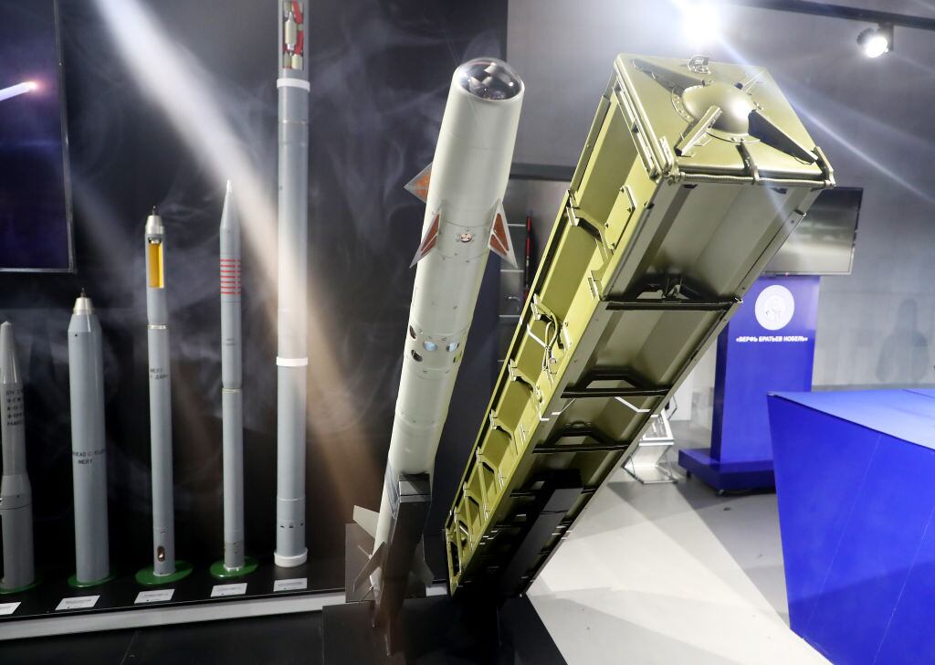 Un misil Strela-10 en una exhibición militar