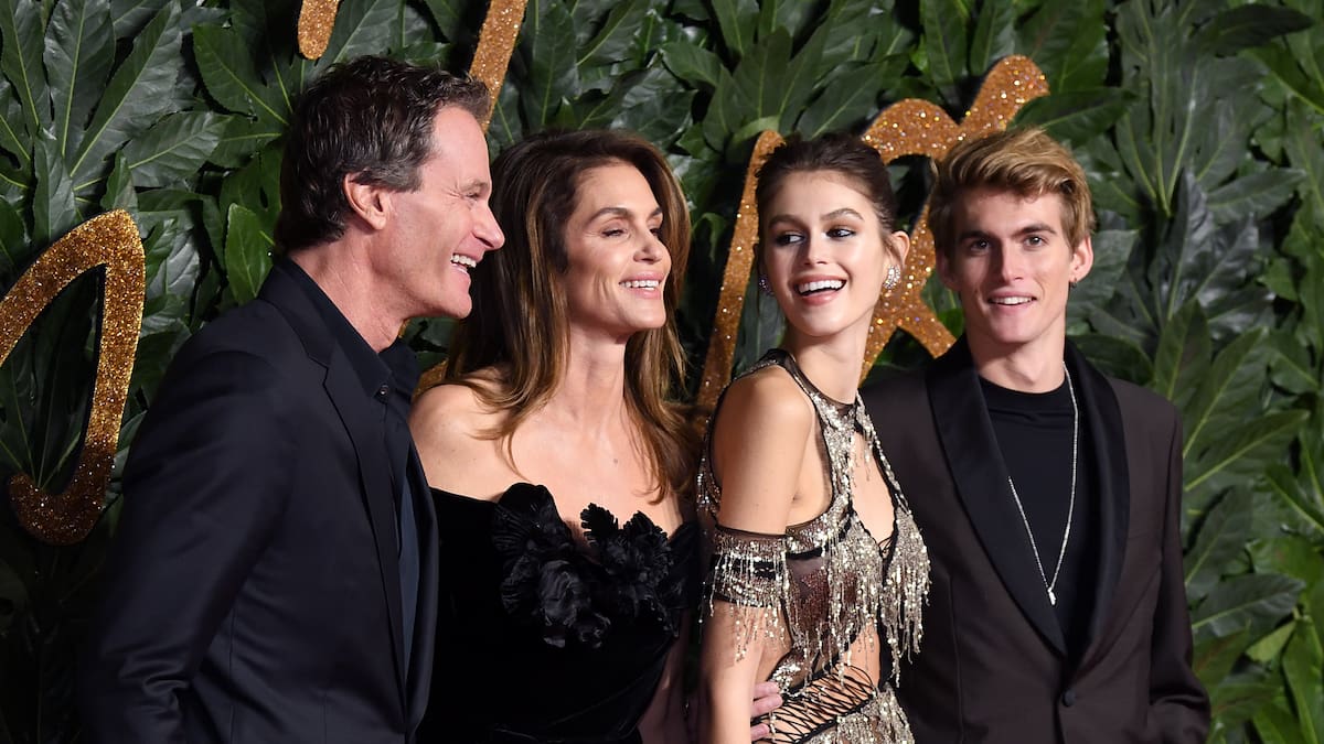 Murió en un centro de rehabilitación: quién era y qué se sabe de la muerte de Presley Gerber, hijo de Cindy Crawford