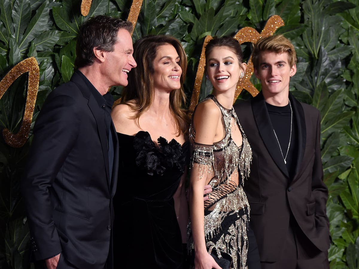 Murió en un centro de rehabilitación: quién era y qué se sabe de la muerte de Presley Gerber, hijo de Cindy Crawford