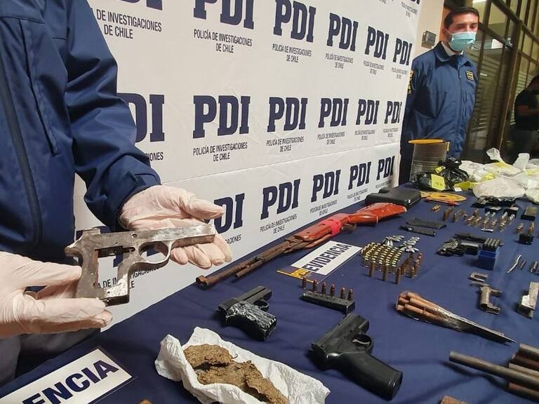 De fabricación artesanal y de fogueo adaptadas: PDI detuvo a banda dedicada a la creación de armas en Antofagasta