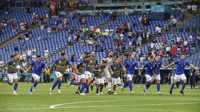ROME, ITALY - JUNE 20: Italian players greet fans after winning the UEFA EURO 2020 Group A match between Italy and Wales at the Olympic Stadium in Rome, Italy, on June 20, 2021. (Photo by Isabella Bonotto/Anadolu Agency via Getty Images)
