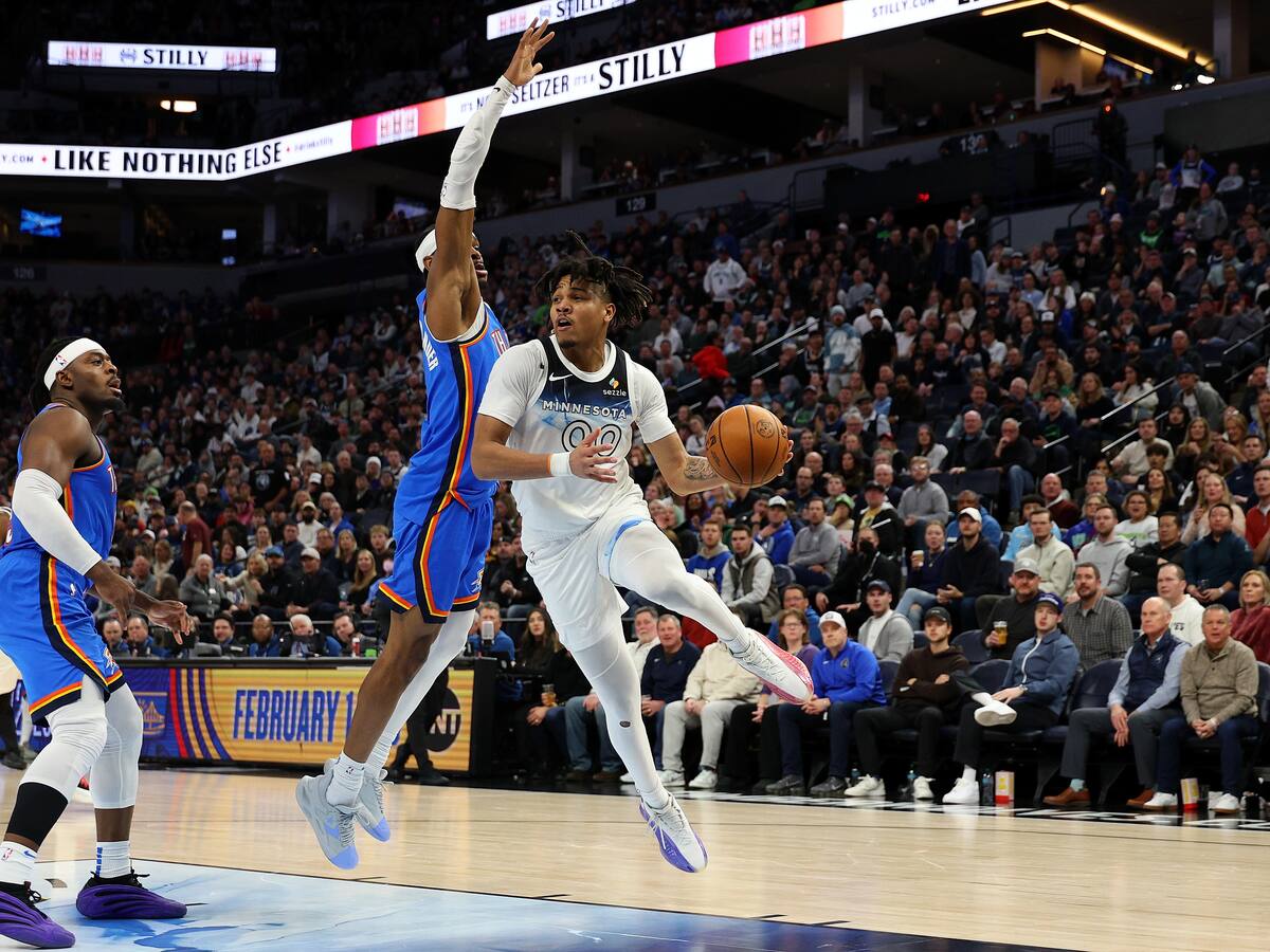 Playoffs NBA: Los Thunder dieron el primer golpe ante los Timberwolves y comenzaron ganando las finales de Conferencia Oeste