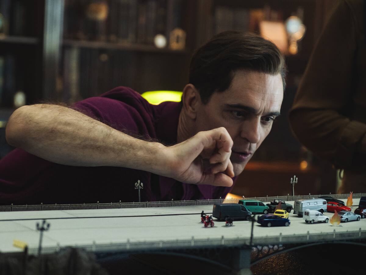Andrés de Fonollosa regresa con otro gran golpe: Netflix lanza el tráiler de ‘Berlín y la dama del armiño’