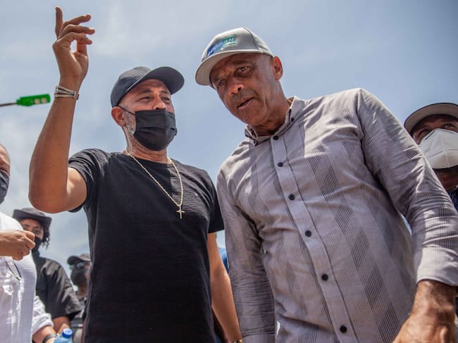 El expresidente haitiano Michel Joseph Martelly llega al aeropuerto Antoine Simon en Los Cayos de Haití.