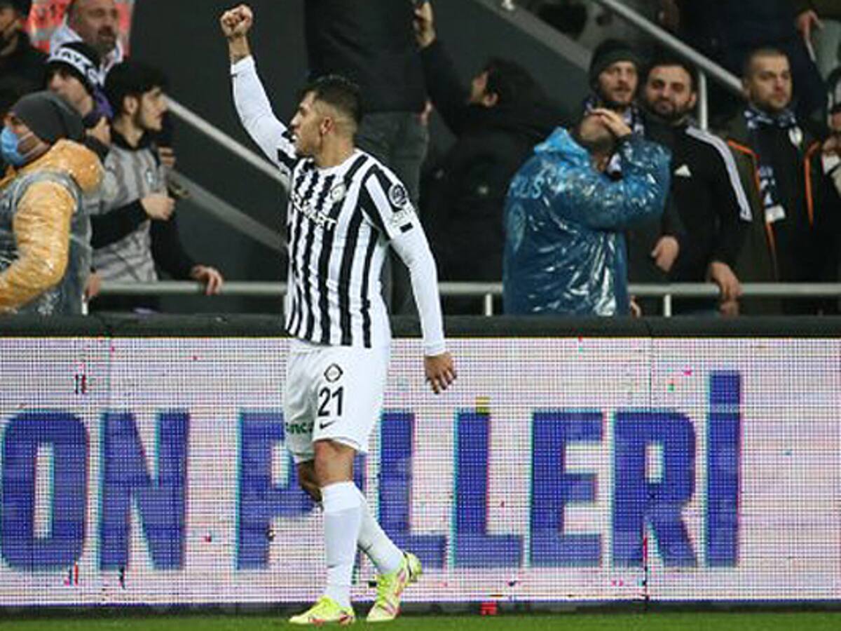 El tremendo golazo con que César Pinares se lució en la liga de Turquía