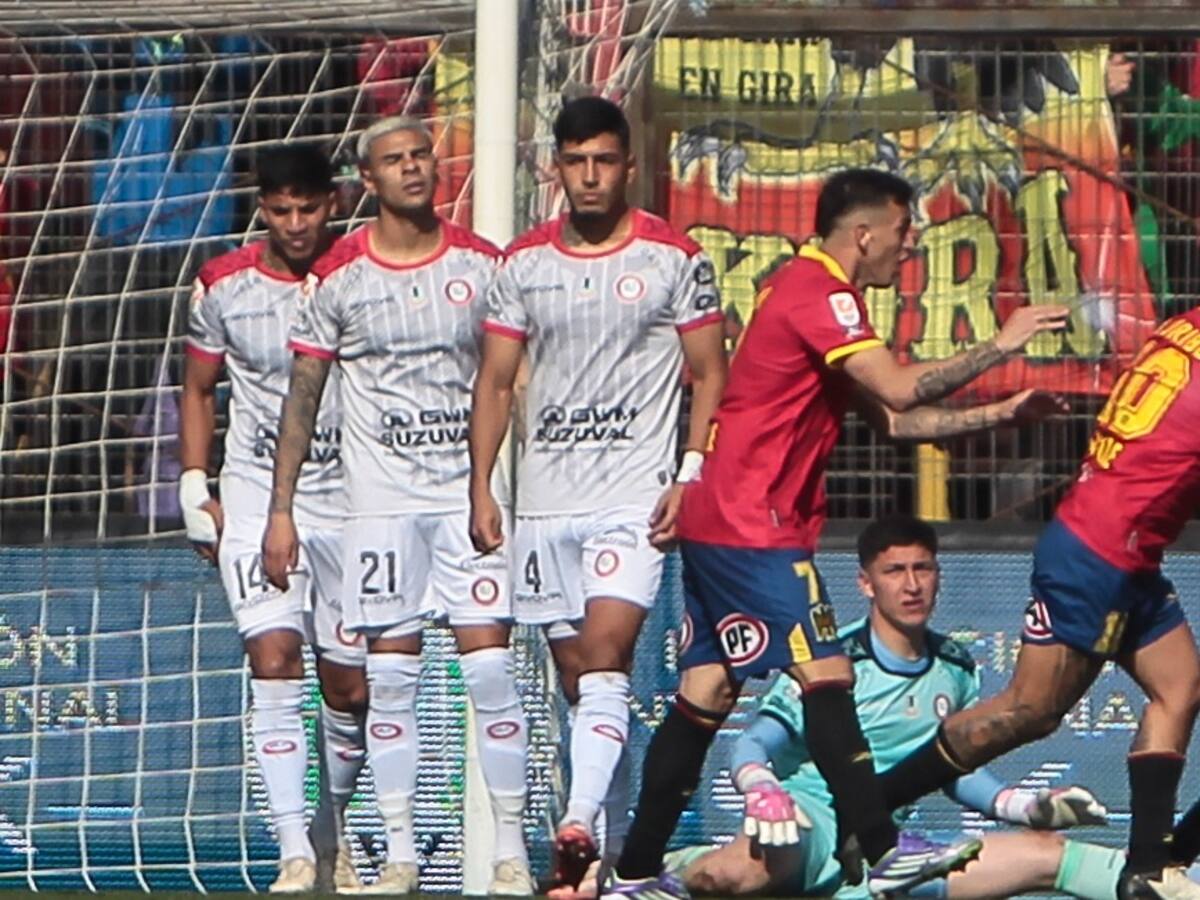 Fue denunciado por el árbitro: el gesto obsceno de un jugador de La Calera que le podría costar caro