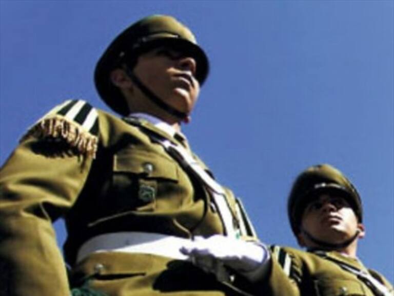 Ministerio Público investiga millonaria compra de botas en Carabineros