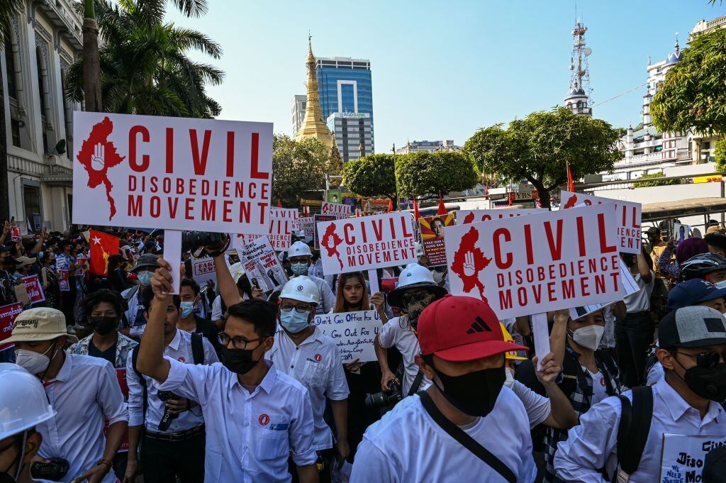 Protestas ciudadanas en contra del golpe militar en Myanmar