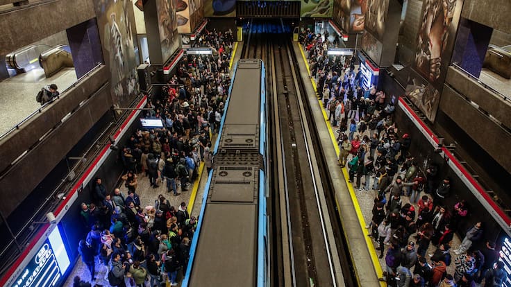 ¿Qué pasó en el Metro de Santiago? Ministro de Transportes revela origen de la suspensión en Línea 1