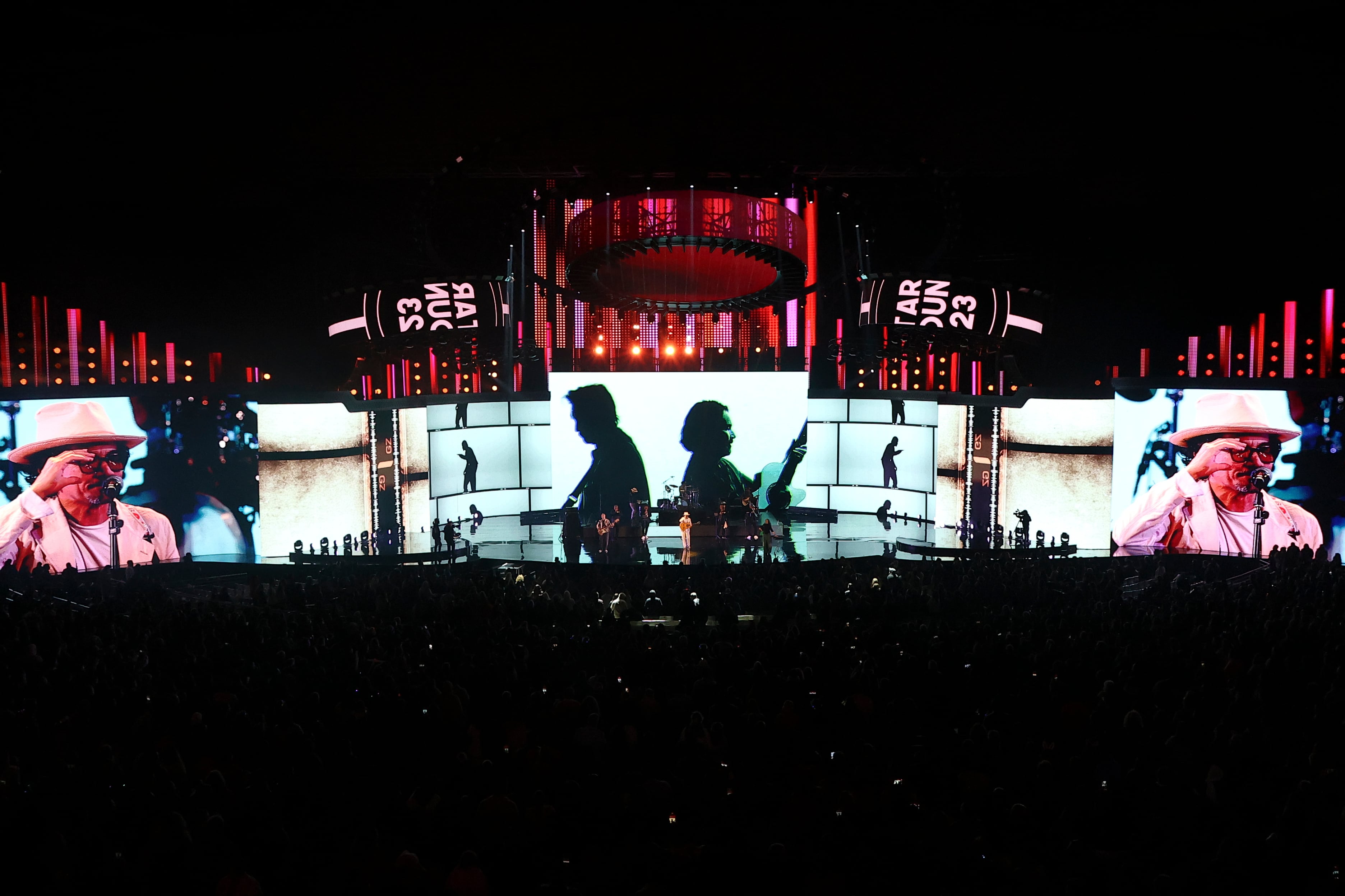 En la foto, la primera noche del Festival de Viña 2025.