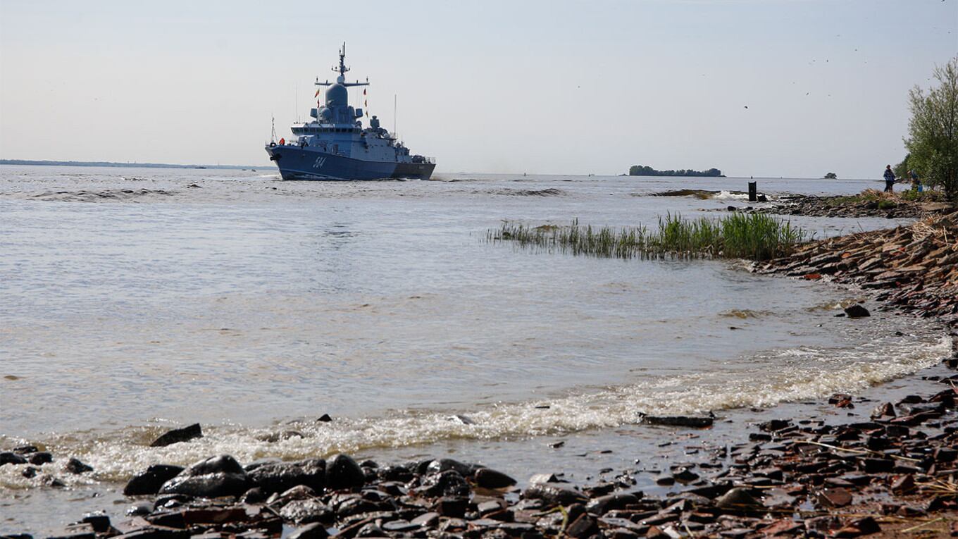 Un navío de combate de Rusia es parte de ejercicios militares en el mar Báltico
