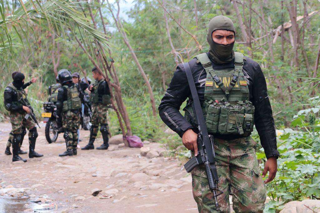 Patrullas armadas de Colombia custodian la zona fronteriza con Venezuela