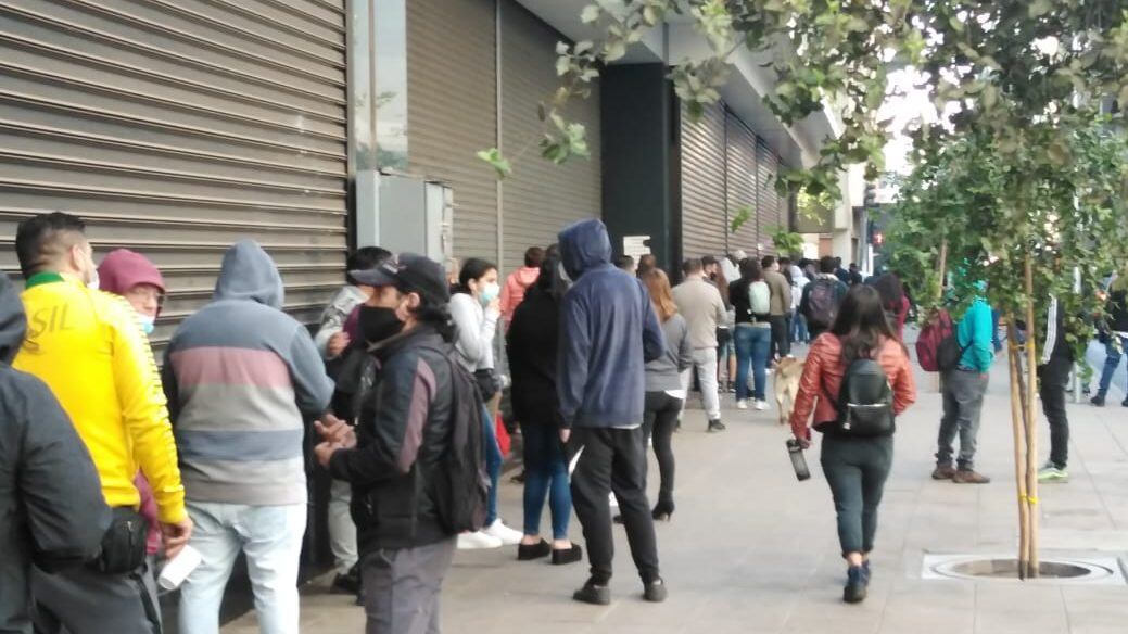 largas filas en tribunales de familia por retiro del 10% para pensiones alimenticias