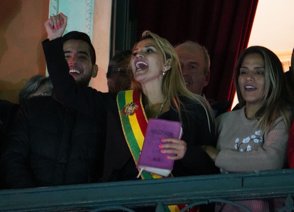 La noche en que Áñez se autoproclamó presidenta de Bolivia en 2019