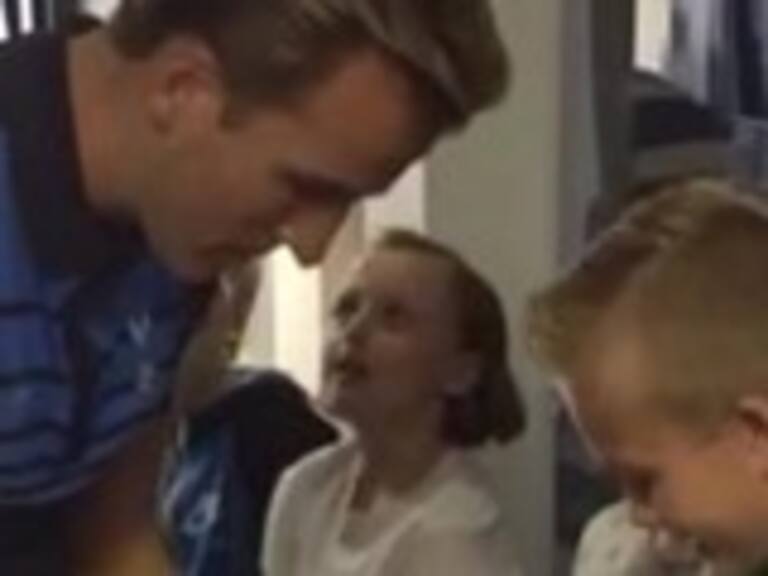 Así reaccionaron dos niños hinchas del Tottenham al conocer a su ídolo Harry Kane