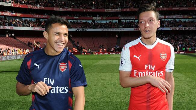 Alexis Sánchez le dedica palabras a Mesut Özil por su retiro del fútbol: "Cómo nos entendíamos, amigo"