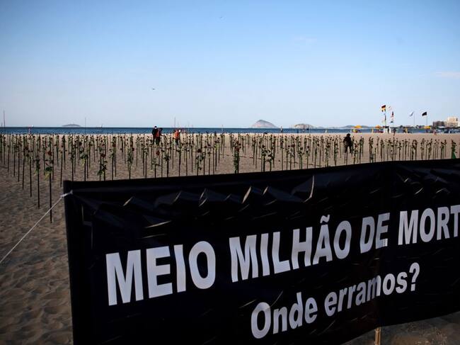 Homenaje a las más de 500.000 víctimas del Covid-19 en Brasil