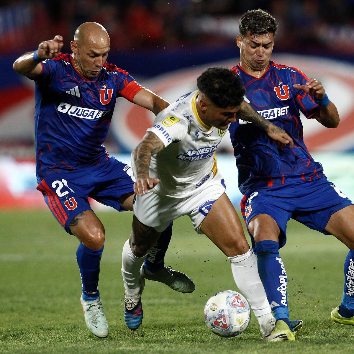 Un campeón del Mundo se suma a la lista: el perfil de entrenador que busca Universidad de Chile