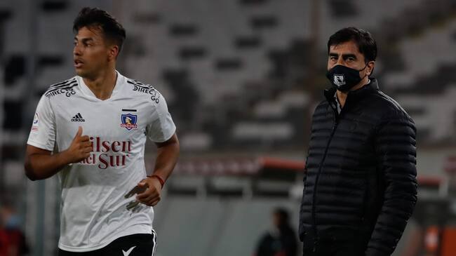 11 de Abril del 2021/SANTIAGOEl Director Tecnico de Colo Colo Gustavo Quinteros(c) ,durante el partido valido por la tercera fecha del Campeonato Nacional AFP PlanVital 2021, entre Colo Colo vs O'Higgins, disputado en el Estadio Monumental.
FOTO:FRANCISCO LONGA/AGENCIAUNO