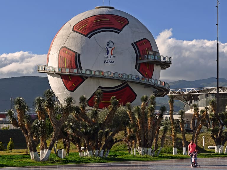 ¡Leyendas! Dos chilenos serán introducidos al Salón de la Fama del Fútbol Internacional