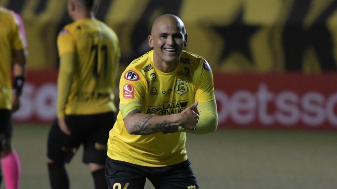 Goleador vigente: Humberto Suazo anota un doblete y brilla en triunfazo de San Luis por la Primera B