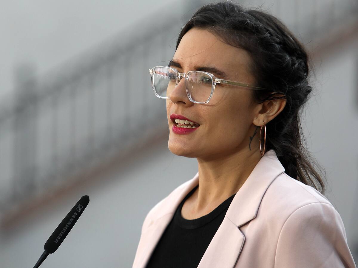 Gobierno incluye posible feriado del 2 de mayo en conversaciones con parlamentarios por el quinto retiro
