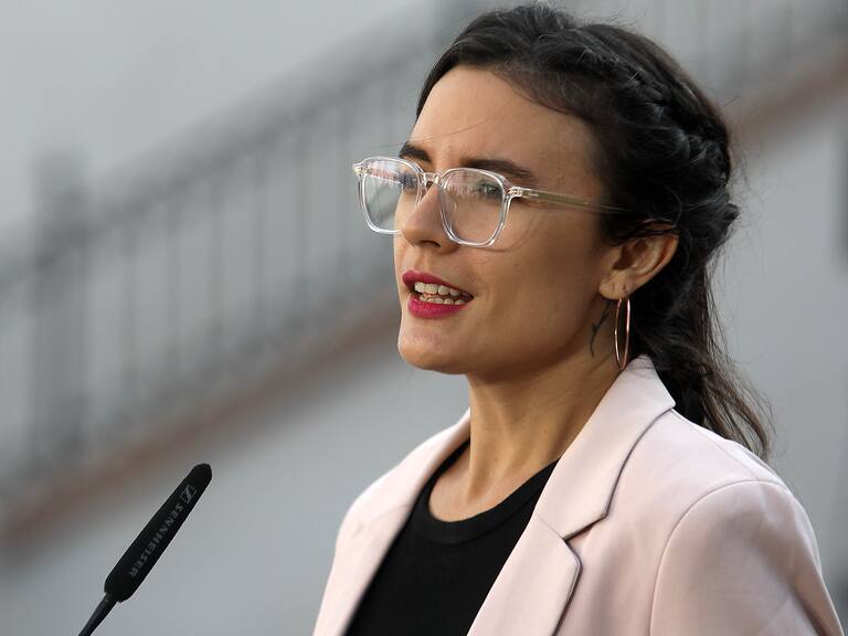12 de Abril de 2022/SANTIAGOLa ministra secretaria general de Gobierno, Camila Vallejo, recibio en La Moneda a la nueva presidenta del directorio de Televisión Nacional de Chile (TVN).
FOTO:CRISTOBAL ESCOBAR/AGENCIAUNO