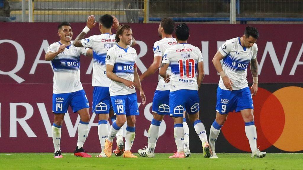 16 DE SEPTIEMBRE DE 2020/SANTIAGOJugadores de Universidad Catolica en festejo de un gol, durante el partido valido por la Copa Conmebol Libertadores 2020, entre Universidad Catolica y Gremio, disputado en el Estadio San Carlos de Apoquindo.
FOTO: ALEX REYES/STAFFIMAGES/CONMEBOL via AGENCIAUNO