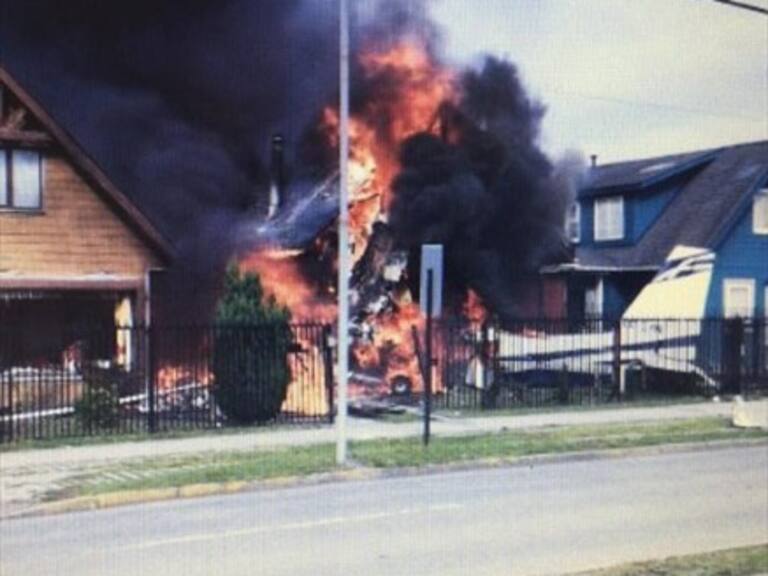 Avioneta cayó sobre casa en Puerto Montt: al menos seis personas murieron
