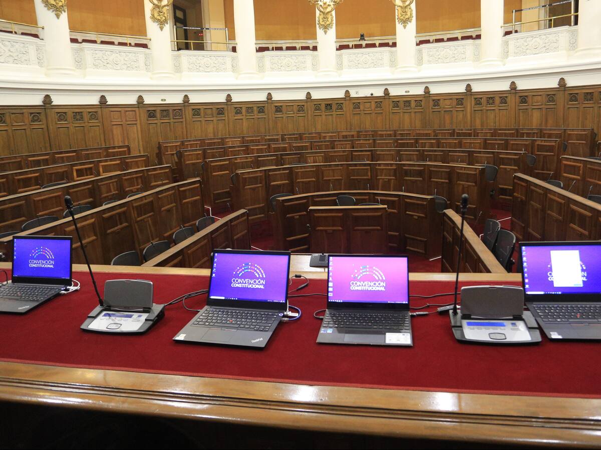 Secretario ejecutivo de la Convención Constitucional puso su cargo a disposición del gobierno por las «dificultades técnicas» en el exCongreso