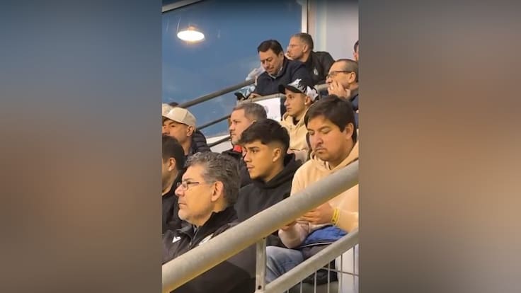 El refuerzo viendo a su equipo: Damián Pizarro dijo presente en La Florida para el partido del Audax