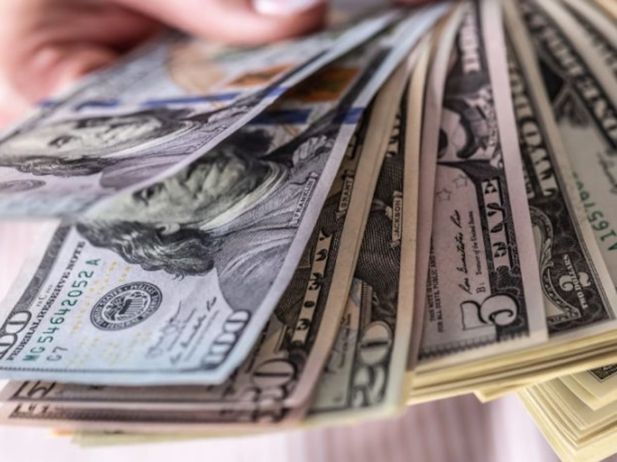 Dólar en Chile: divisa abre al alza y supera la barrera de los $800